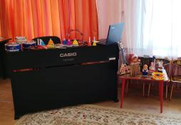 Музыкальное оборудование и инструменты музыкального зала